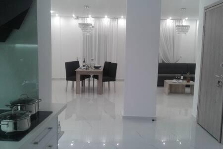 Despina'S Luxury Apt Downtown 伊拉克利翁 外观 照片
