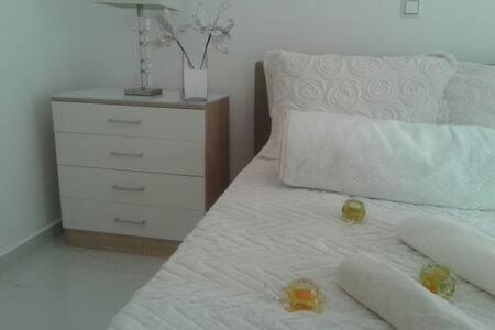 Despina'S Luxury Apt Downtown 伊拉克利翁 外观 照片
